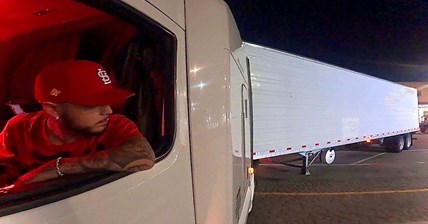 A Day In The Life Of A 24 Year OLD Truck Driver | POV Driving Peterbilt 579